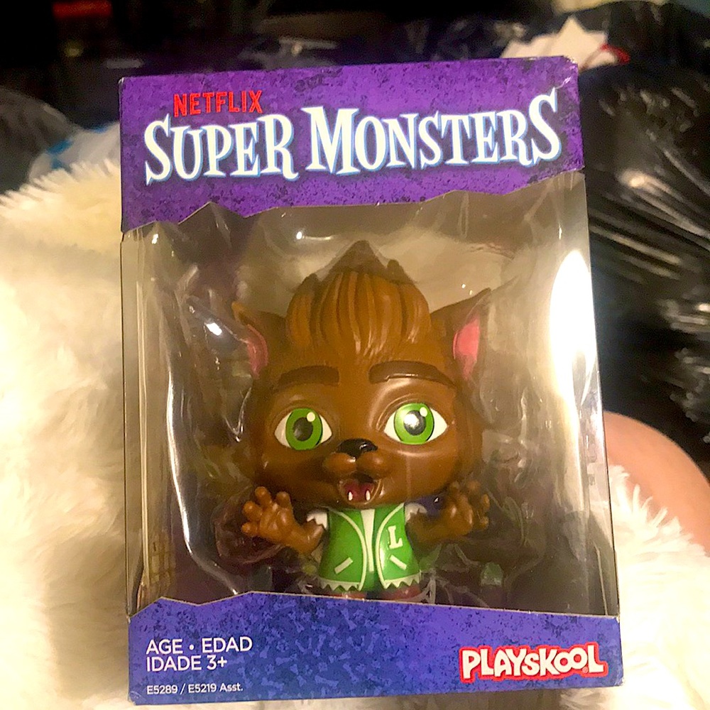 Netflix-Playskool Lobo Howler